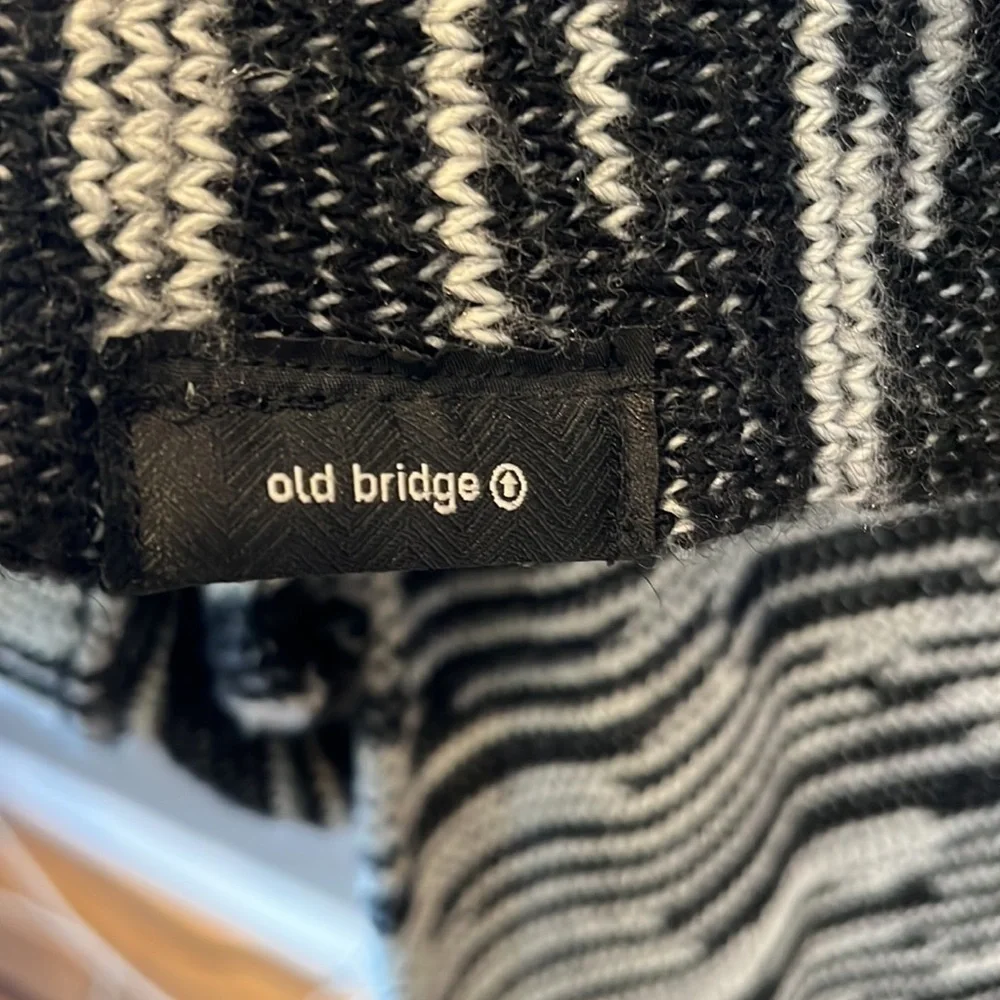🍕🪻Old Bridge Argentina scarf black off white CLOSEOUT